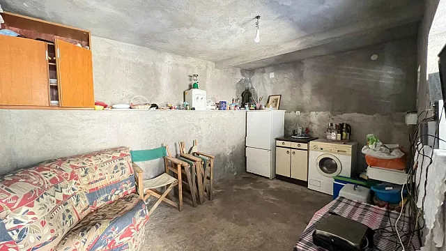 Drei Häuser im charmanten Dorf Klinci auf der Halbinsel Lustica — photo 19